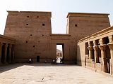 Philae Temple Isis Cour Centrale Pylone 1 0751